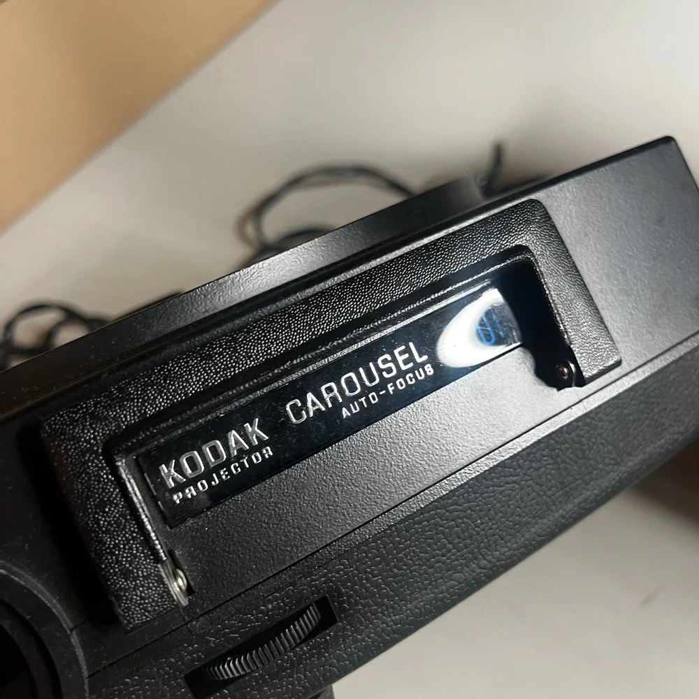 Kodak Carousel 760H Auto-Focus Slide Projector with Ektanar C Zoom Lens & Slides